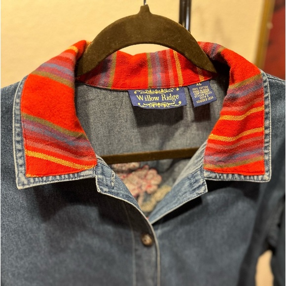 Willow Ridge Denim Floral Embroidered Button Down Top size XL - Picture 8 of 9